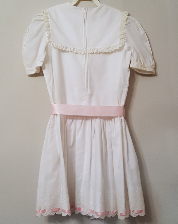 Vintage Big Girls Dress in White with Large Eyelet Collar and Pink Trim- Size 10- New, never worjn