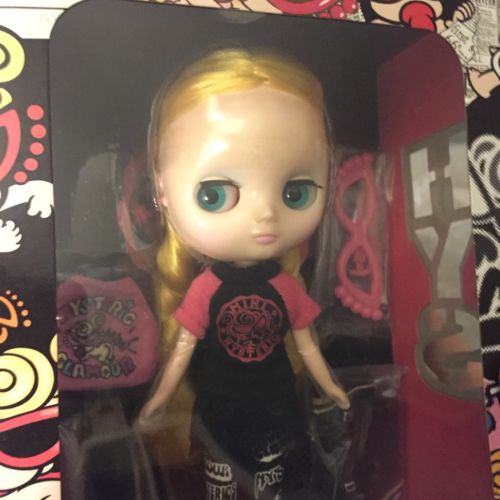 NRFB Middie Blythe Suzi Hysteric, Ltd 1800 Dolls; US seller!