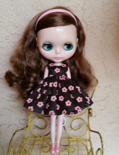 Factory Type Neo Blythe Doll Brown Hair - Includes Outfit