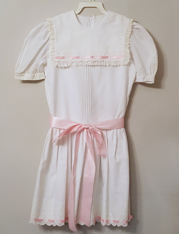 Vintage Big Girls Dress in White with Large Eyelet Collar and Pink Trim- Size 10- New, never worjn