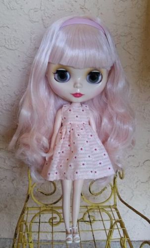Factory Type Neo Blythe Doll Pale Pink Hair - Includes Outfit