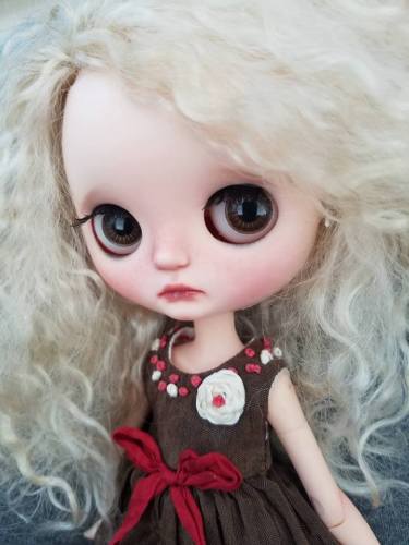GORGEOUS OOAK Blythe middie doll Casey CUPCAKE CURIO rooted hair XS neemo body