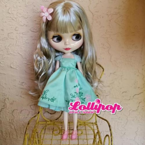 Factory Type Neo Blythe Doll Silver Hair - Includes Outfit