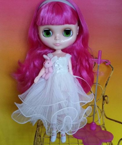Factory Type Neo Blythe Doll Magenta Hot Pink Hair, w/ outfit, stand, accessory